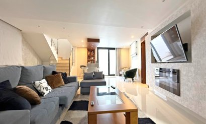 Resale - Villa - Orihuela Costa - Villamartin