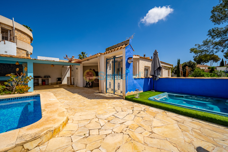 Resale - Villa - Torrevieja - Los Balcones