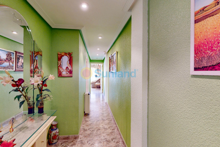 Resale - Apartamento - Torrevieja - Acequion