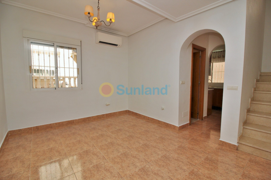 Använda fastigheter - Villa - Playa Flamenca