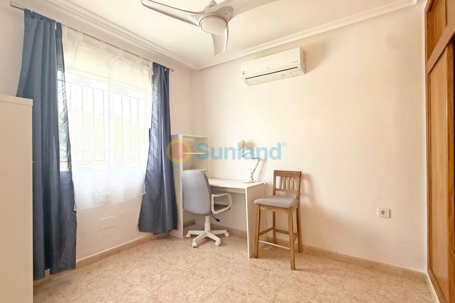 Resale - Villa - Orihuela Costa - Villamartin