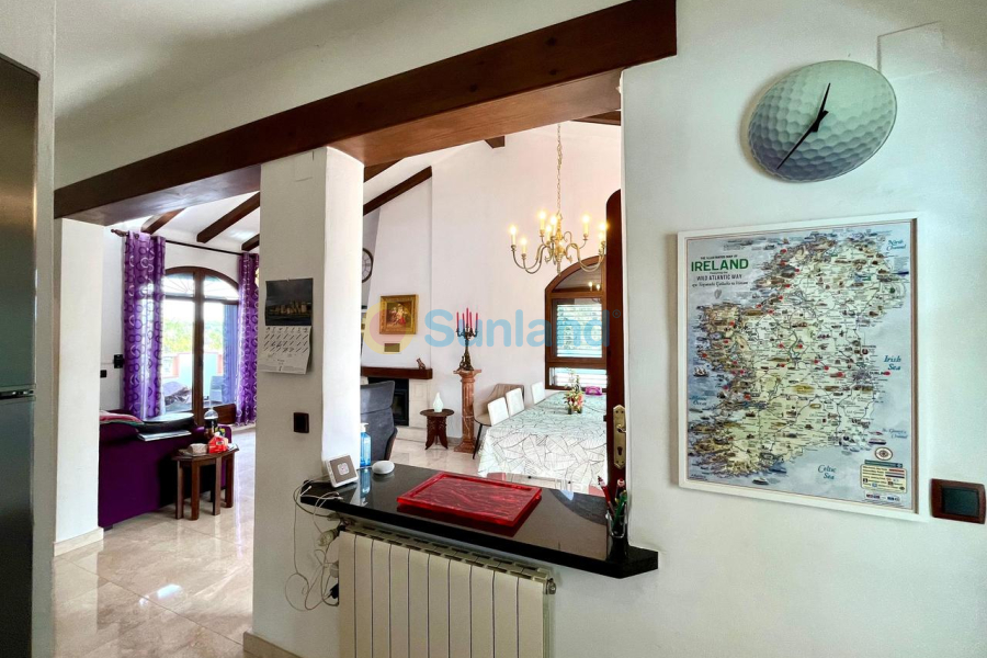 Resale - V - Villamartin