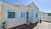 Resale - Villa - Torrevieja - La Siesta