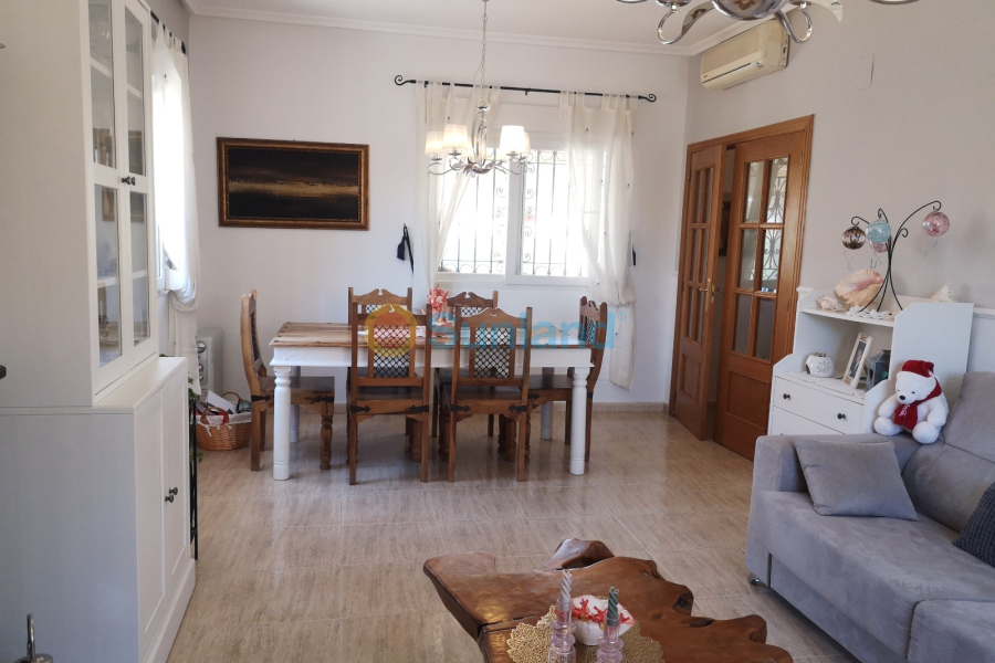 Resale - Villa - Los Montesinos - Los Montesinos - Urb. La Herrada