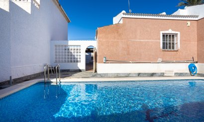 Resale - Villa - Torrevieia - Urbanización San Luis