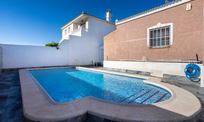 Resale - Villa - Torrevieia - Urbanización San Luis