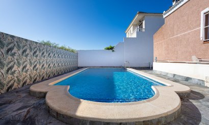 Resale - Villa - Torrevieia - Urbanización San Luis