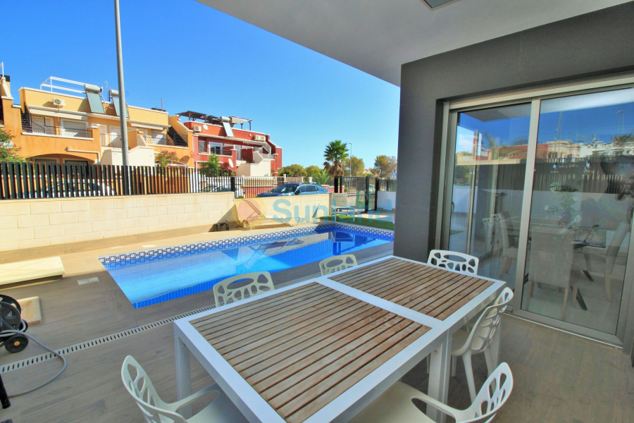 Resale - Villa - Villamartin