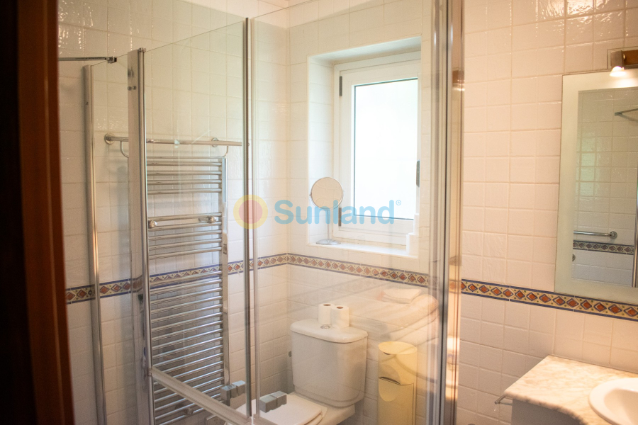 Använda fastigheter - Villa - Orihuela Costa - MUY CERCA DE LA PLAYA