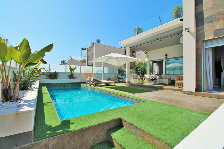 Använda fastigheter - Villa - Villamartin