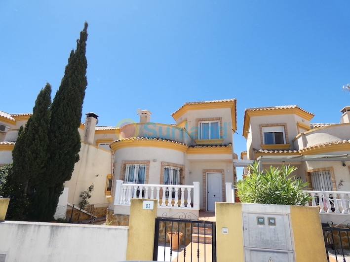 Resale - Villa - Los Montesinos - La Herrada