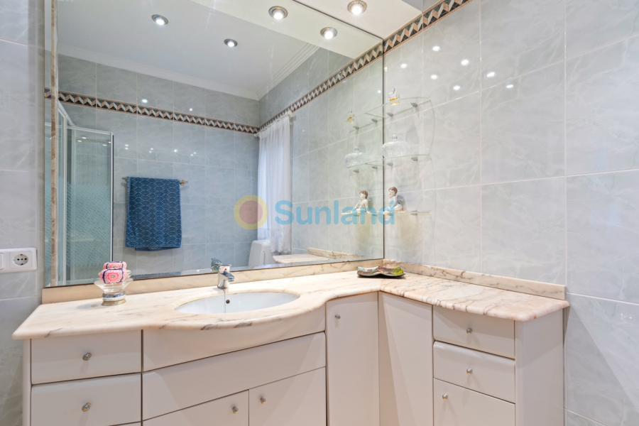 Вторичка - Bилла - Ciudad Quesada - Doña Pepa