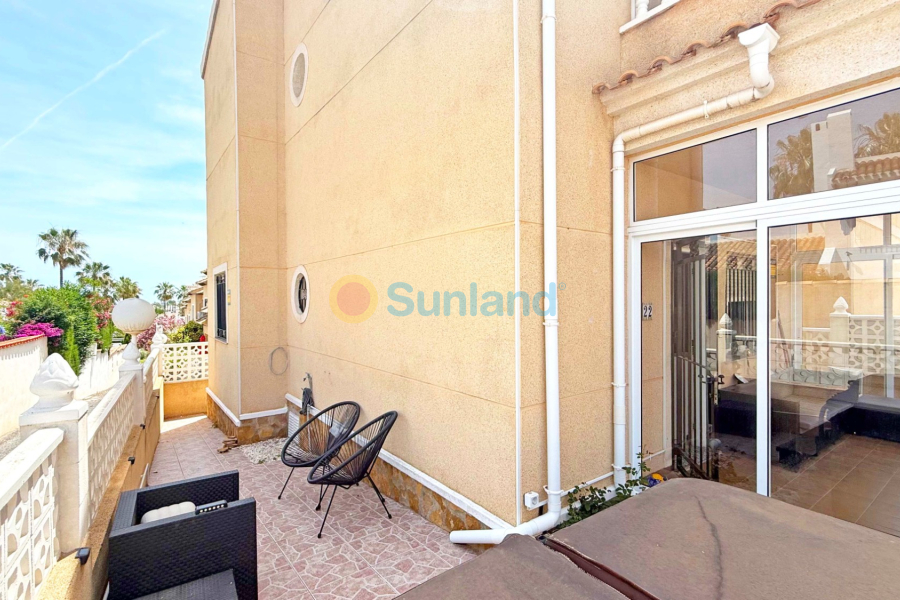 Resale - Villa - Orihuela Costa - Villamartin