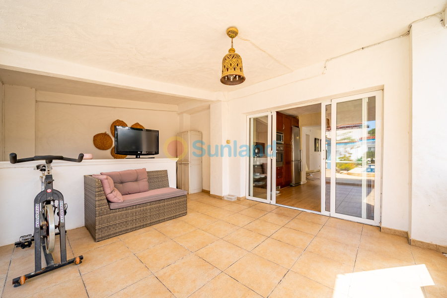 Resale - Villa - Torrevieja - Los Balcones