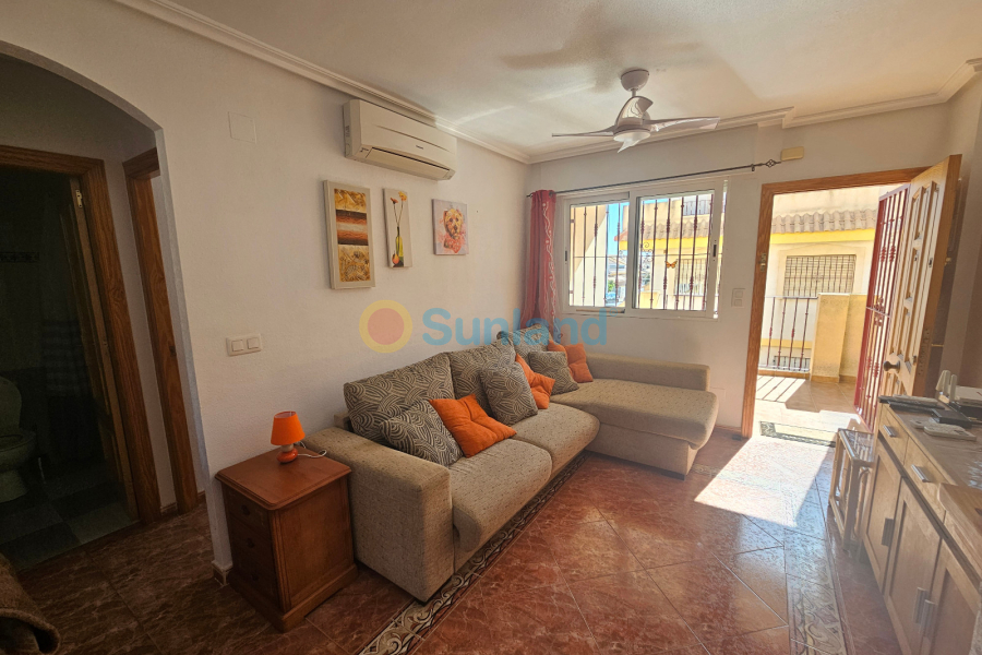 Resale - Apartment - La Zenia - Amapolas