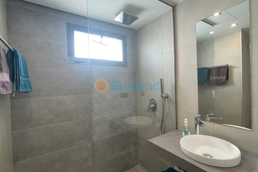 Resale - Apartment - Guardamar del Segura - 