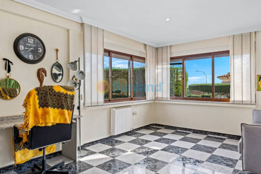 Använda fastigheter - Villa - Algorfa - Castillo de montemar