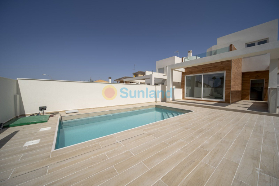 Resale - Villa - Torrevieja - Aguas Nuevas