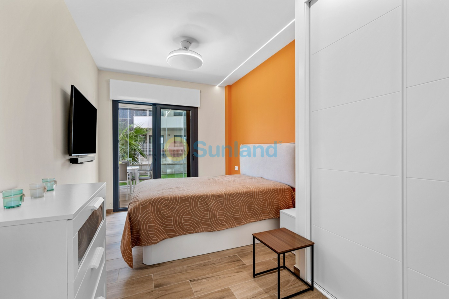 Resale - Apartment - Orihuela Costa - Villamartin