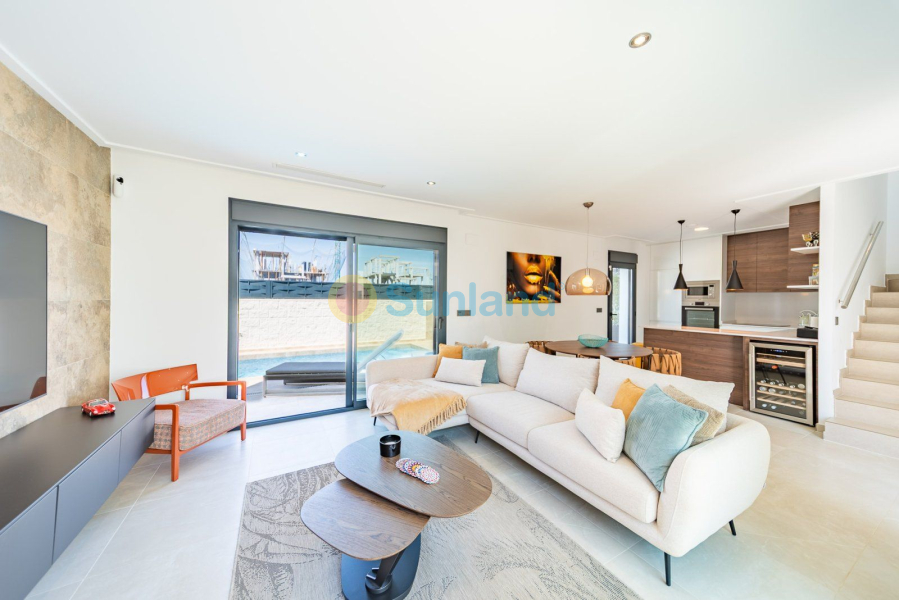 Вторичка - Bилла - Ciudad Quesada