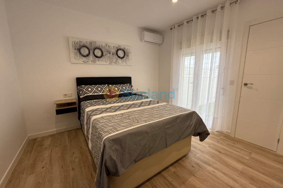 Resale - Villa - Torrevieja - 