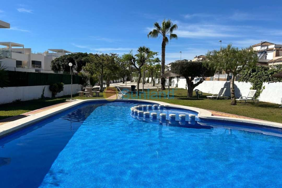 Resale - Villa - Orihuela Costa - Villamartin