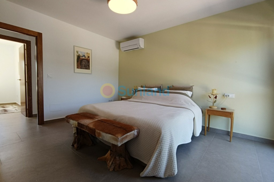 Resale - Villa - Pinar De Campoverde - 