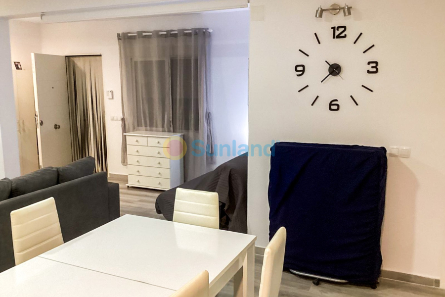 Resale - Villa - Torrevieja - 