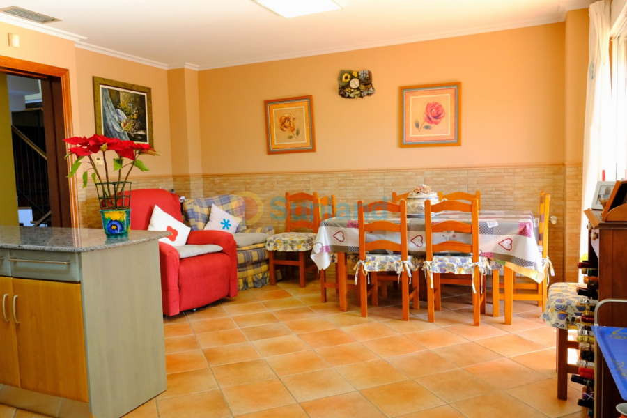 Använda fastigheter - Villa - Orihuela