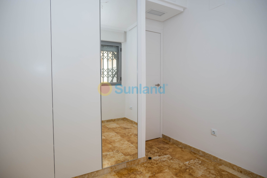 Resale - Apartment - Torrevieja - Playa del Cura