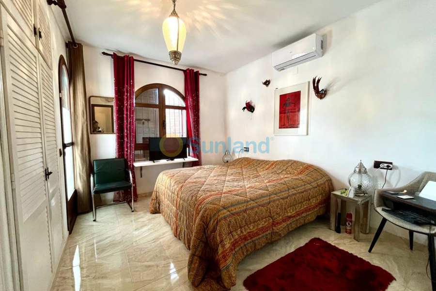 Resale - V - Villamartin