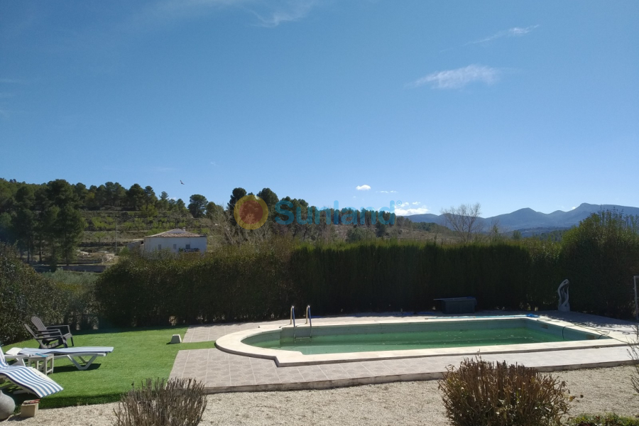 Verkauf - Country house - Millena