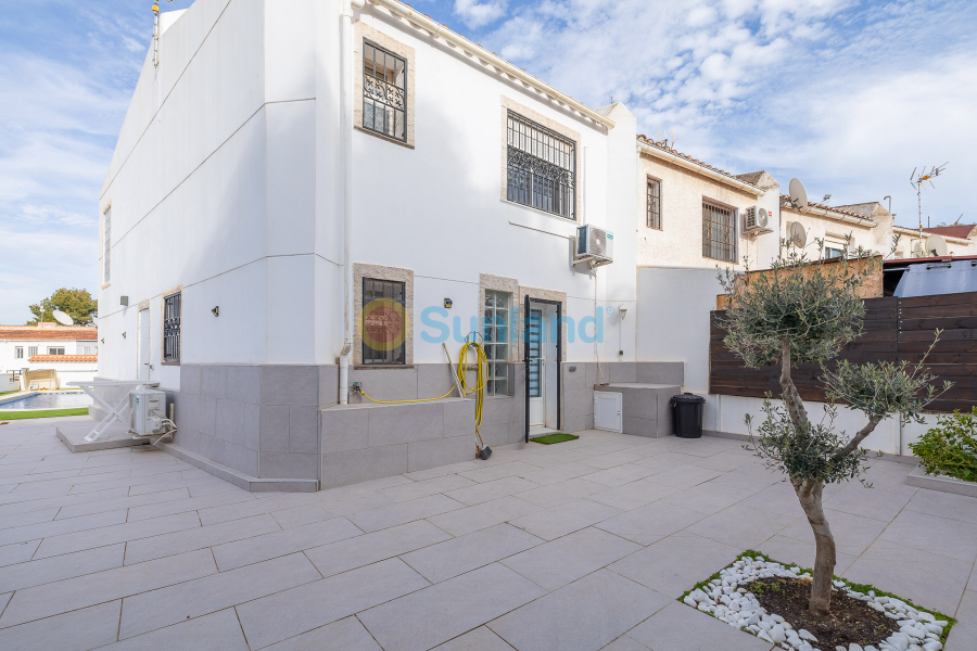 Resale - Villa - Torrevieja - Los Balcones