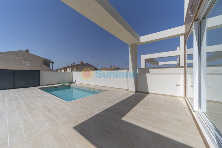 Resale - Villa - Torrevieja - Aguas Nuevas
