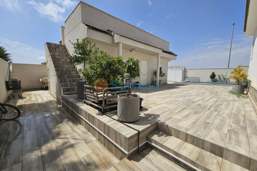 Вторичка - Bилла - Ciudad Quesada