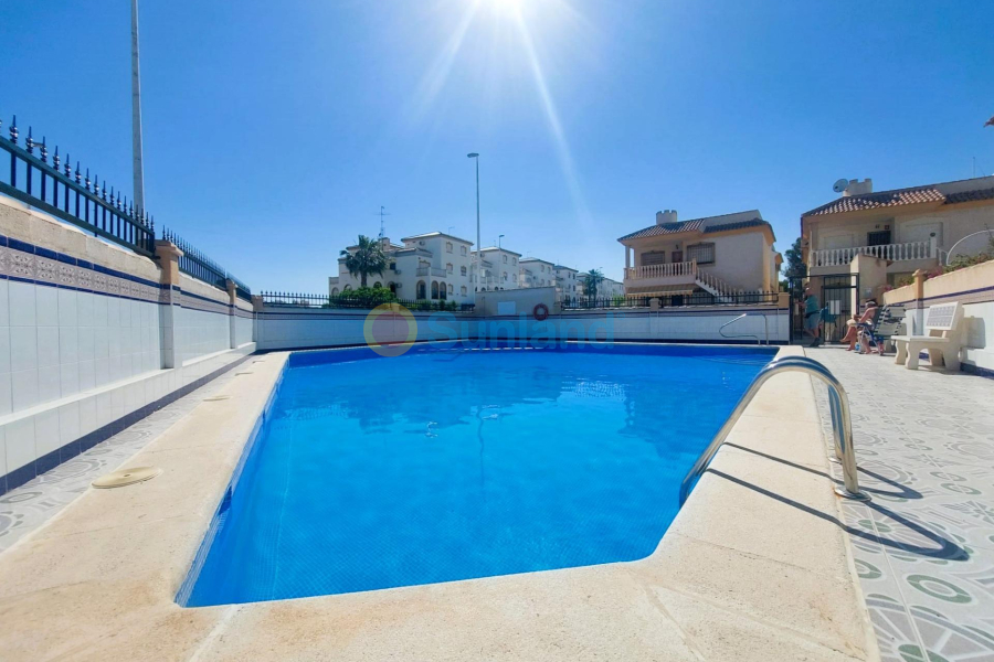 Resale - Apartment - Orihuela Costa - La Zenia