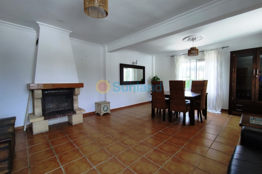 Verkauf - Country house - Millena