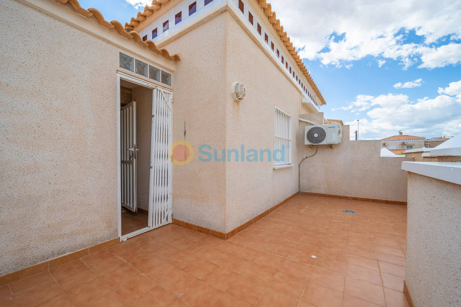 Resale - Casa de Pueblo - Torrevieja - Aguas Nuevas