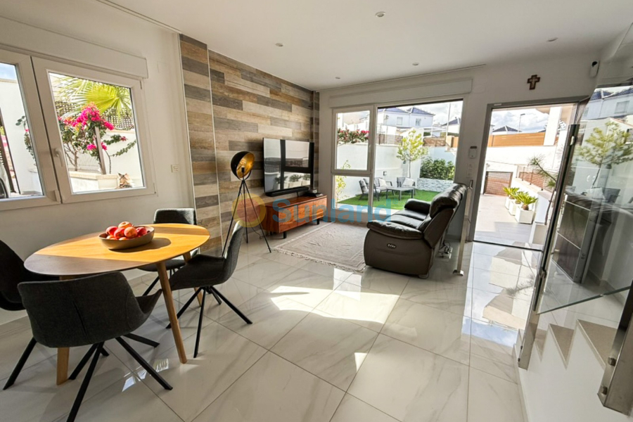 Använda fastigheter - Villa - Torrevieja - Los Balcones