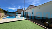 Resale - Villa - Torrevieja - 