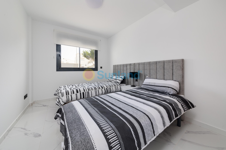 Segunda mano - Apartamento - Guardamar del Segura - Urbanizaciones
