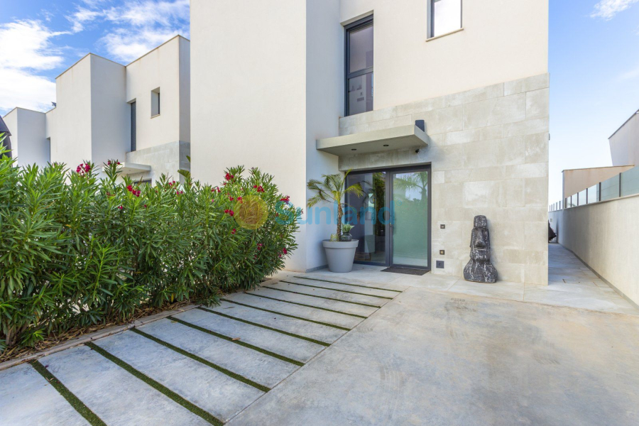 Resale - Villa - Ciudad Quesada