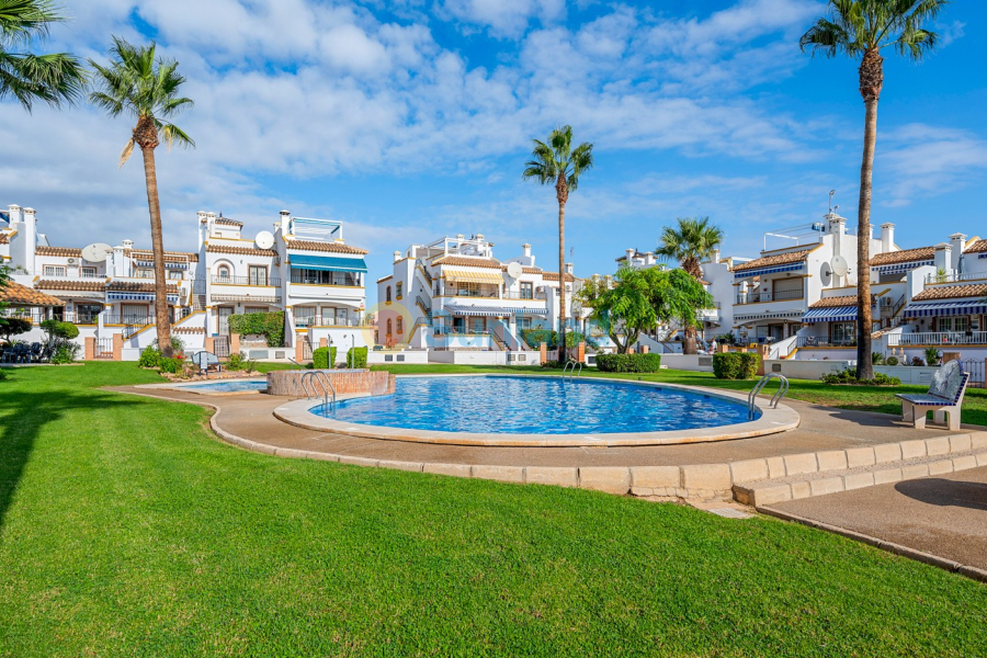 Resale - Villa - Orihuela Costa - Los Dolses