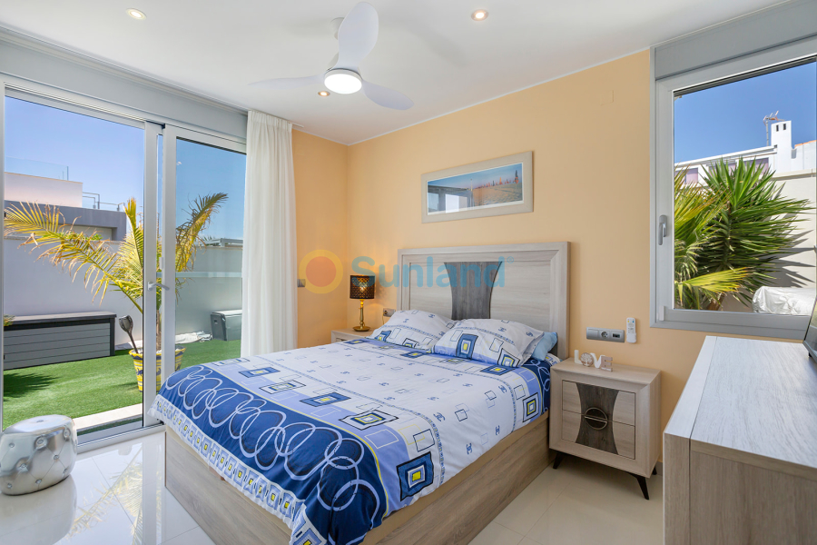 Resale - Villa - Torrevieja - La Siesta