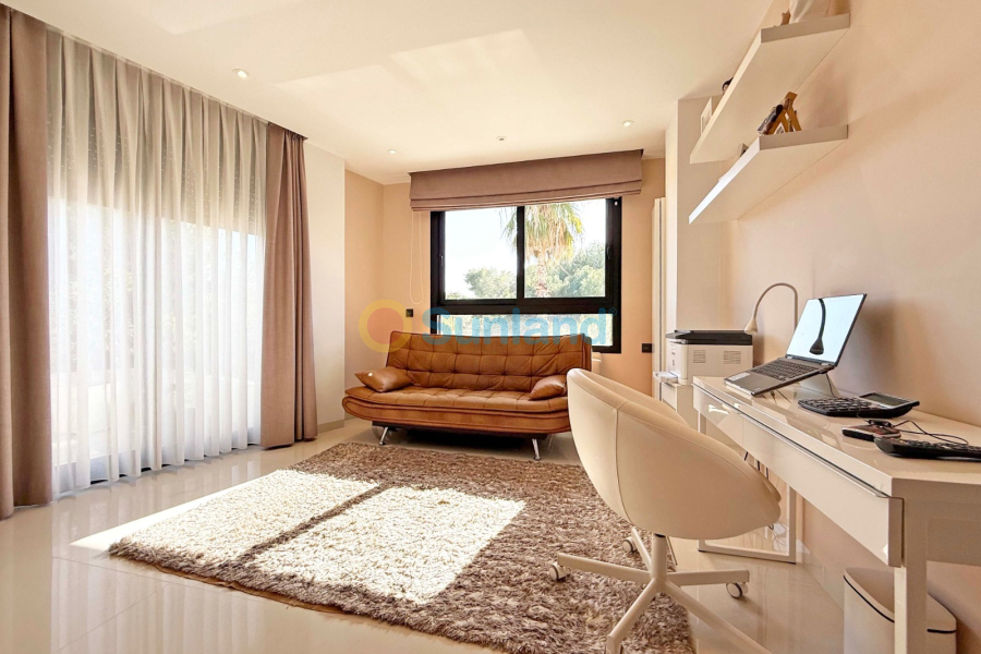 Använda fastigheter - Villa - Orihuela Costa - Villamartin