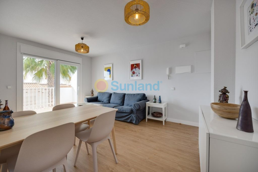 Resale - Apartment - Orihuela Costa - Campoamor