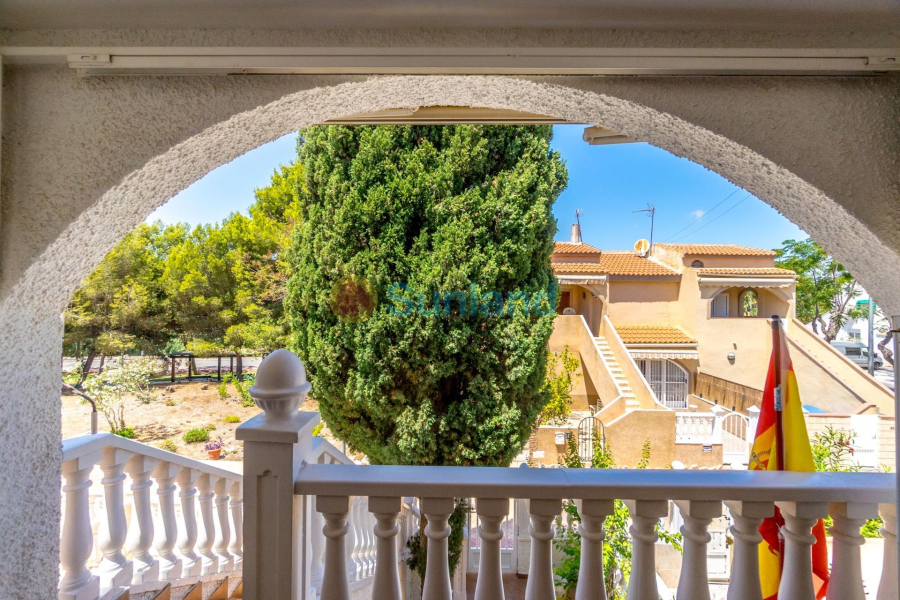 Resale - Bungalow - Orihuela costa - Mil Palmeras