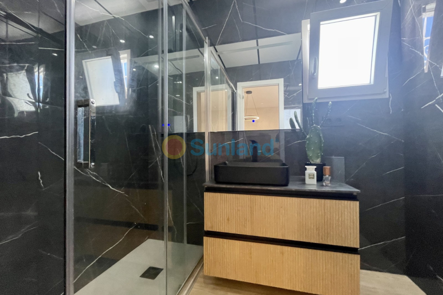 Вторичка - Bилла - Torrevieja - Nueva Torrevieja - Aguas Nuevas