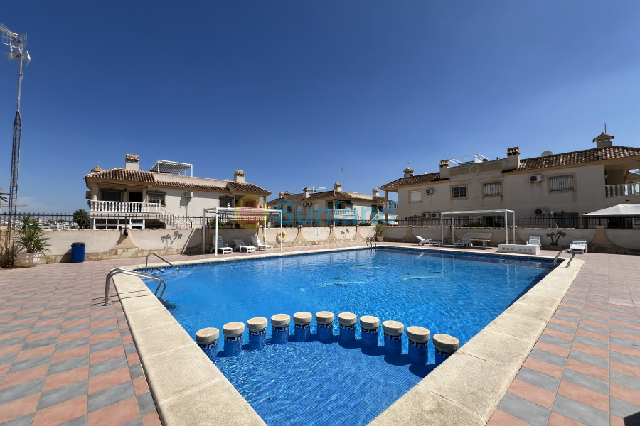 Resale - Bungalow - Orihuela Costa - Villamartin