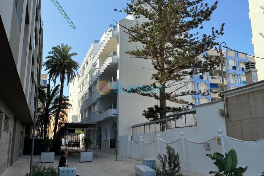 Resale - Apartment - Torrevieja - Playa Los Locos